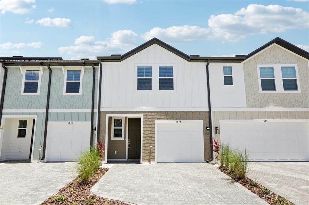 7558 Deer Valley Circle, new construction home for sale in Tampa, FL