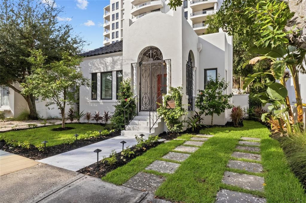 410 Burns Court, new construction home for sale in Sarasota, FL